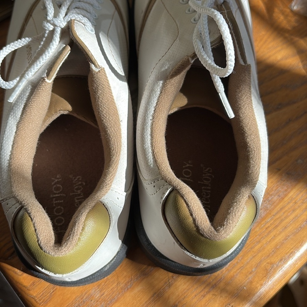 🎲 FootJoy GreenJoys 48762. Tan and white golf shoes. - Picture 6 of 10